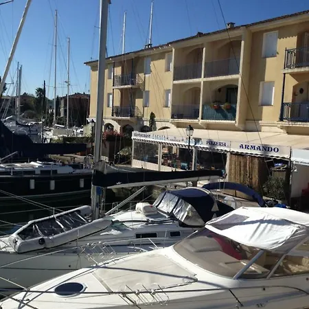 Romance In Port Apartment